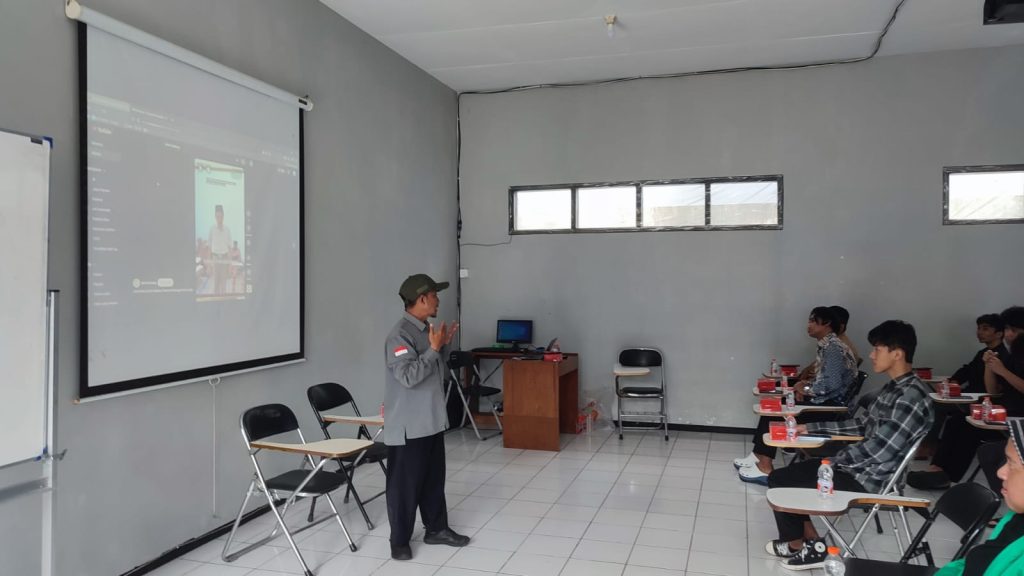 BMH Ajak Mahasiswa STT STIKMA Internasional Jadi Relawan Ramadhan